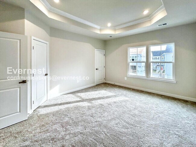 Building Photo - PROMO: Get $500 Off First Full Month’s Rent!/3 Bed/2.5 Bath Townhome with Garage / Available Now!