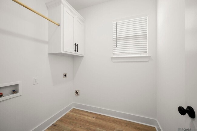 Building Photo - 39262 Bridge Path Ln