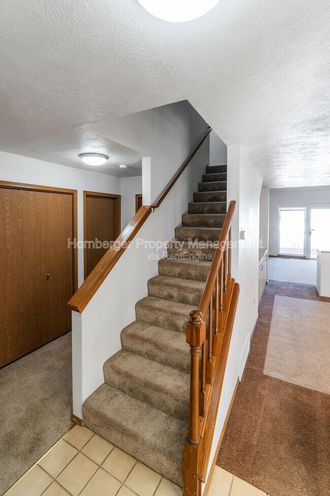 Building Photo - 1605 E 33rd Ave