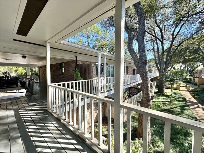 Building Photo - 4040 San Felipe St