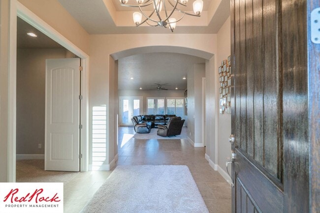 Building Photo - Stunning 3 Bedroom Fully Furnished Home. C...