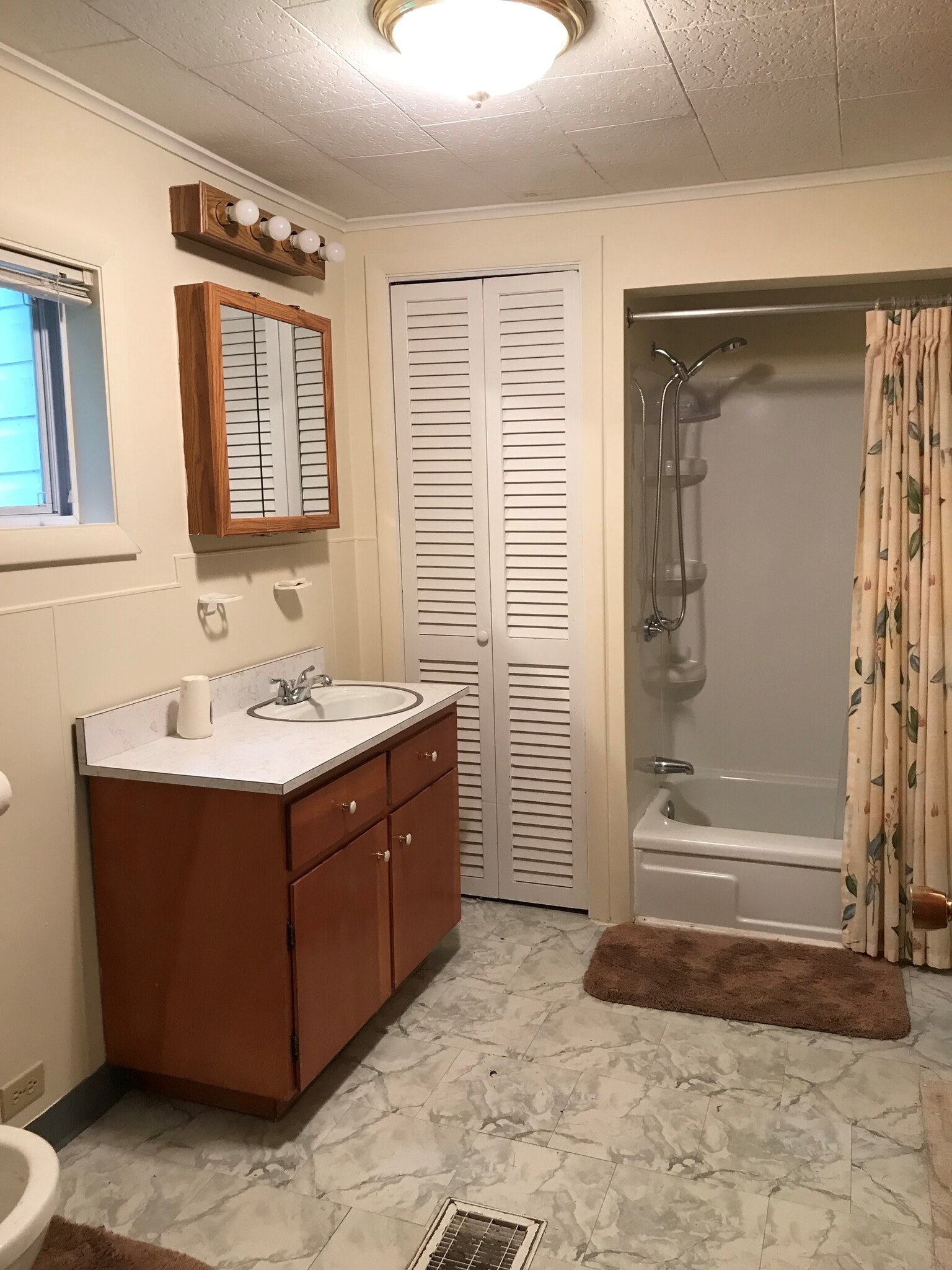 Building Photo - 150 Park St