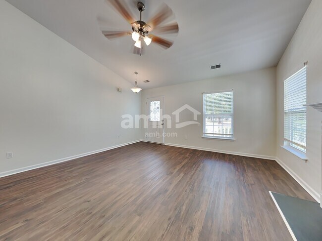 Building Photo - 6 Briarcliff Way