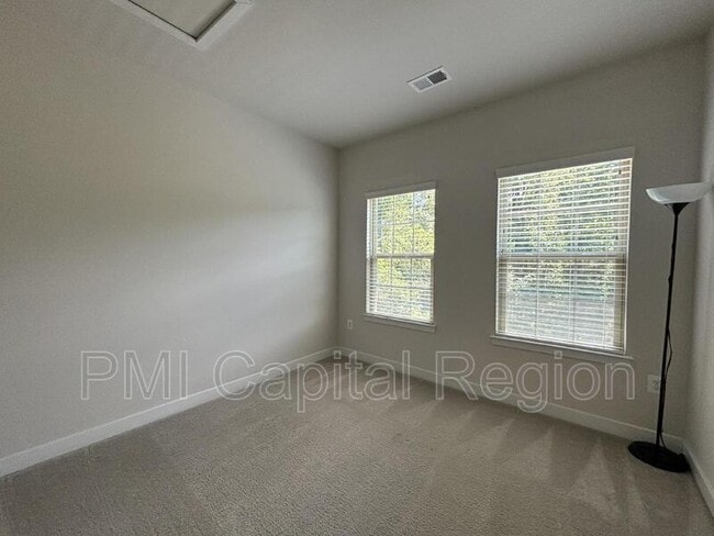 Building Photo - 1738 Whitehall Dr
