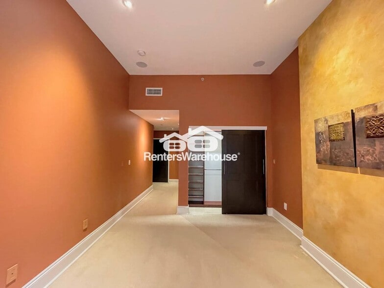 Building Photo - 219 Granby St