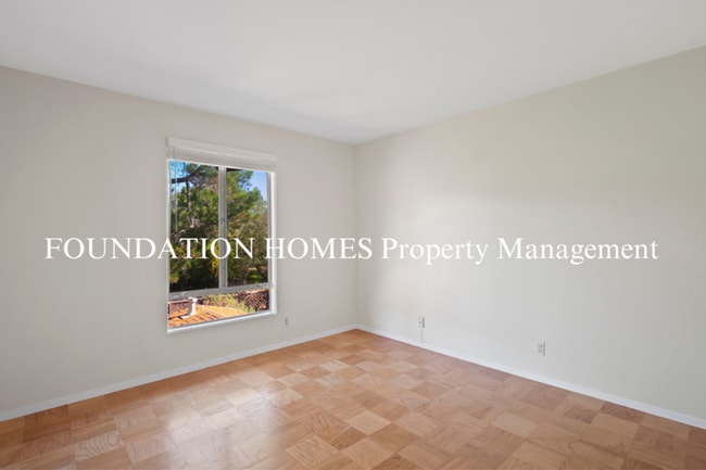 Building Photo - 908 Lea Dr