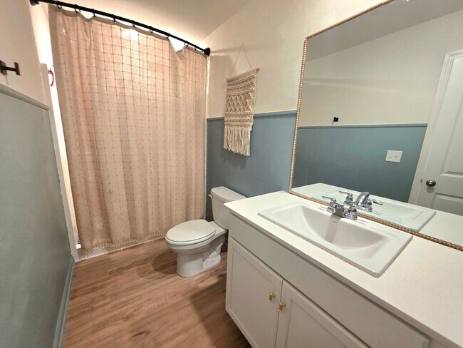 Building Photo - 4639 Carlstrom Ln