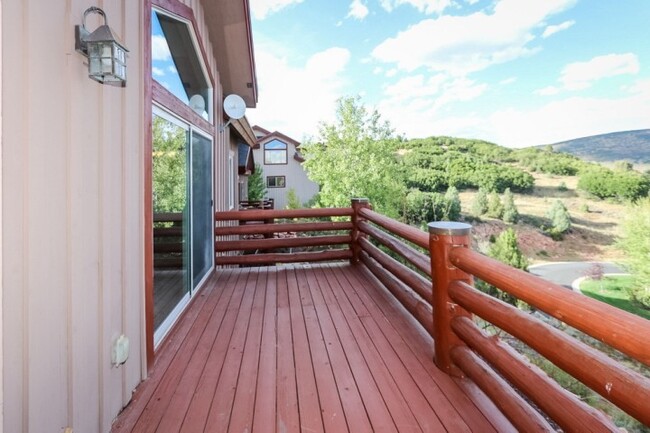 Building Photo - Beautiful 3 Bedroom Home in the Park City ...