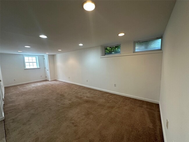 Building Photo - 75 Hammond Ln