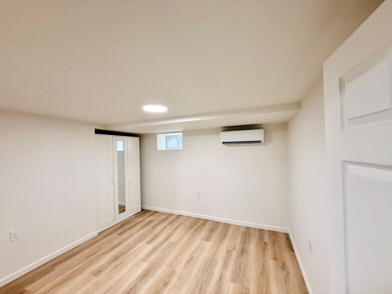 Building Photo - 512 Nassau Blvd