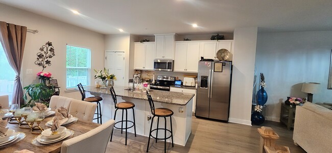 Building Photo - 3057 Strasbaugh Dr