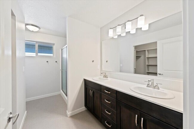 Building Photo - Meridian Spacious Retreat with Neighborhoo...