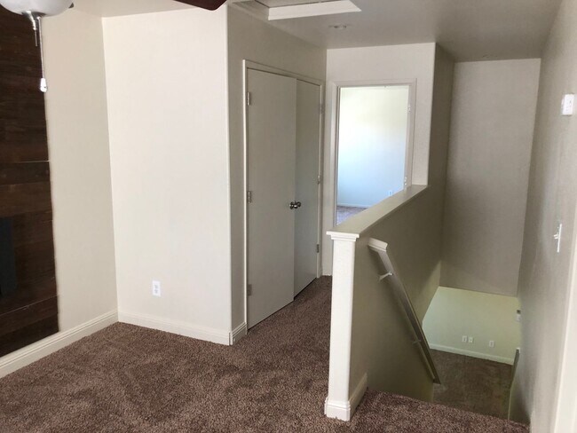 Building Photo - 3711 Compass Pointe Ave
