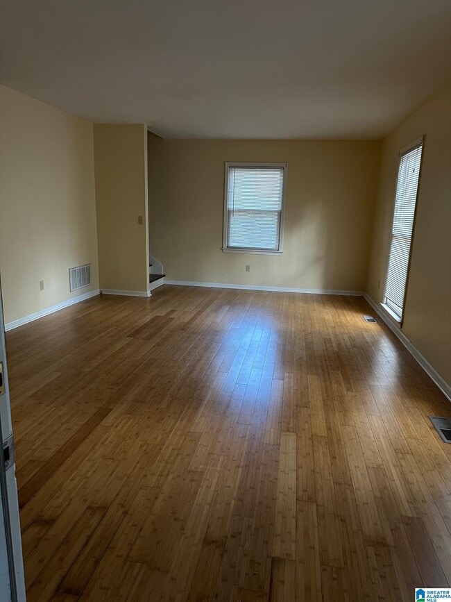 Building Photo - 3208 Westbrook Dr