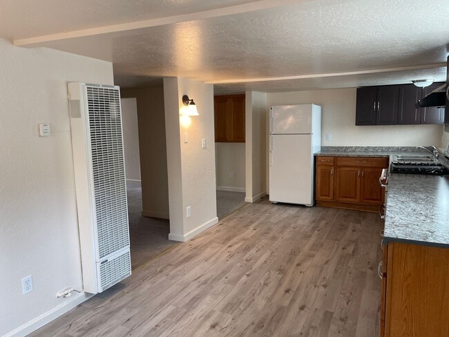 Building Photo - 12-781-02