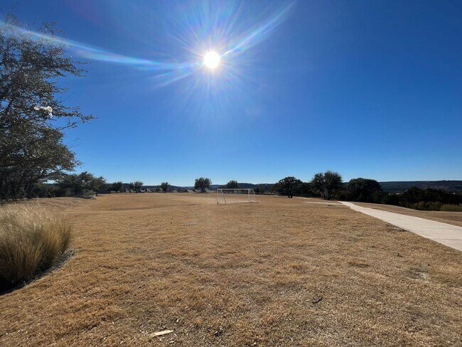 Building Photo - Beautiful 4/3 WITH PRIVATE POOL in Travisso