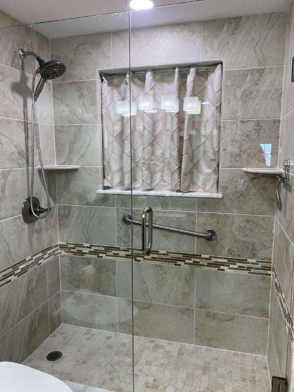 Building Photo - 404 S Beach St