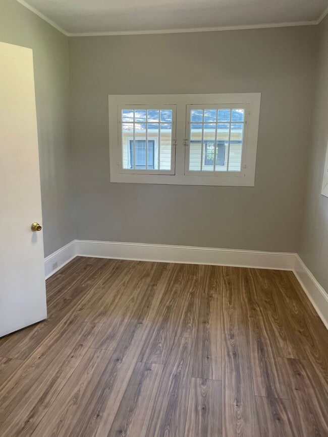 Building Photo - Spacious 2 Bedroom with an Office - LAWNCA...