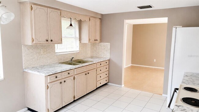 Building Photo - 4080 Redwing Dr