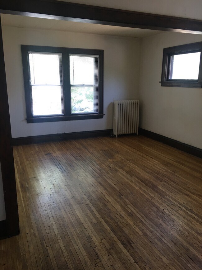 Building Photo - 1017 Linwood Ave