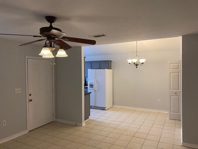 Building Photo - 3 Bed/2 Bath house for rent in Barnett Bend- Flowood