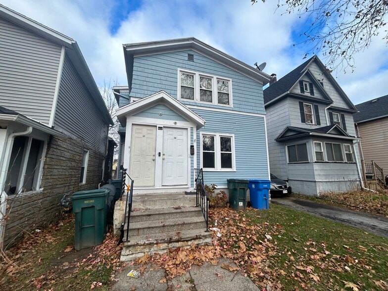 Building Photo - 121 Elba St