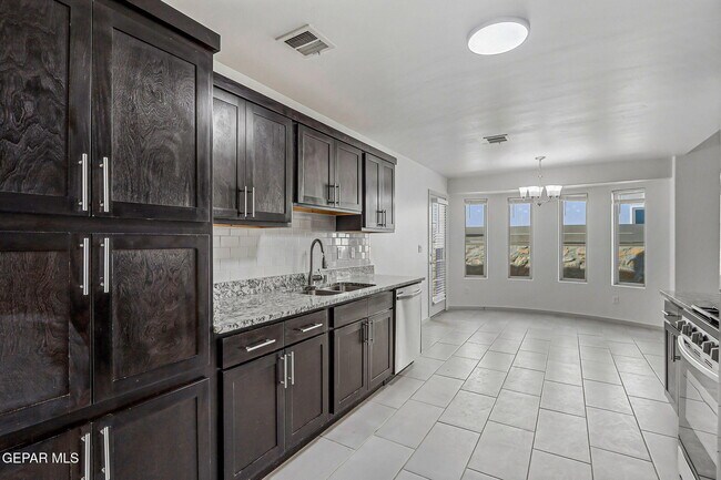 Building Photo - 1173 Summer Rain St