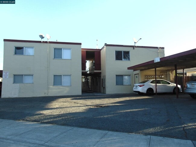 Primary Photo - 1205 Broadway Ave