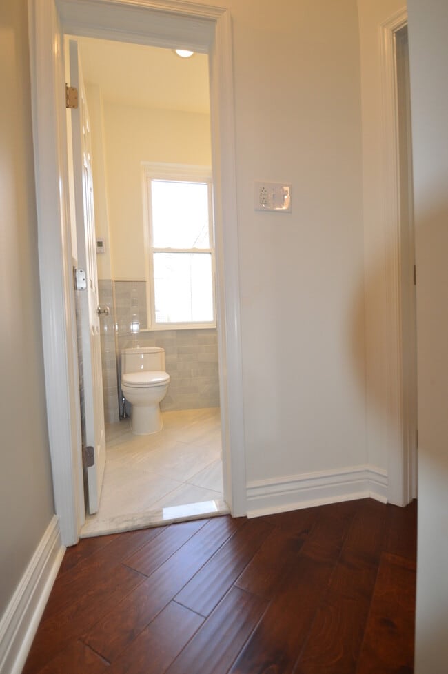 Building Photo - Beautifully Renovated 2BR Fishtown Home with Deck AVAIL 6/1