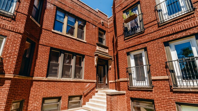 Building Photo - 3710 W Wrightwood Ave