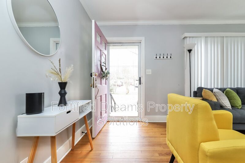 Building Photo - 3021 Sourwood Rd