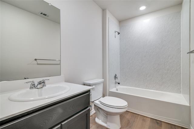 Building Photo - 3032 Zinnia St