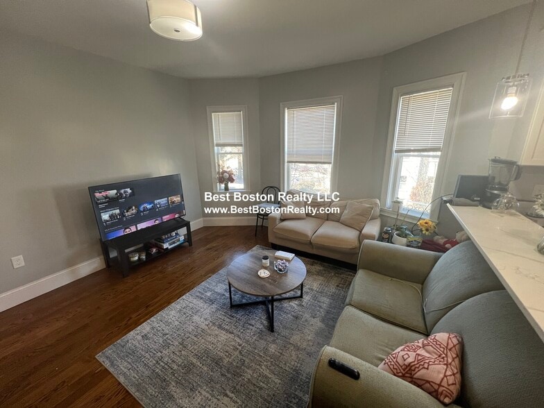 Building Photo - 337 Highland Ave