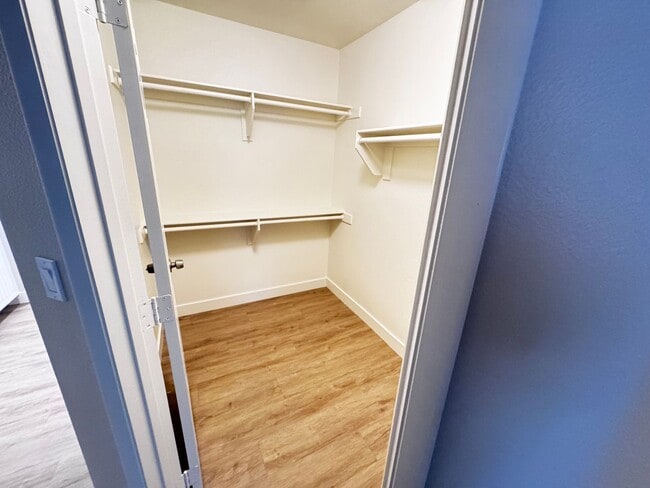 Building Photo - Quaint Home in the Beautiful Desert Shores Community!