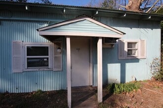 Building Photo - Available Now! 2 Bedroom, 1 Bath (Plus Bon...