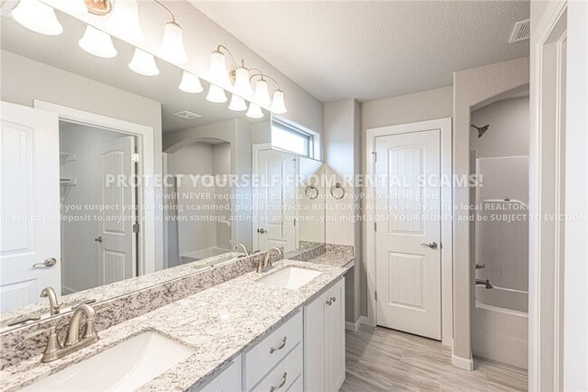 Building Photo - 4363 W Topeka Ave