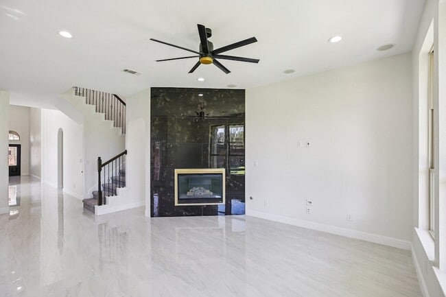 Building Photo - 1123 Penny Worth Dr