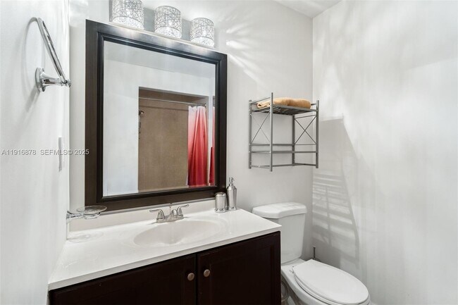 Building Photo - 5025 Collins Ave