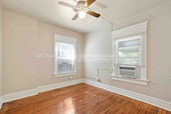 Building Photo - 472 S Lincoln St