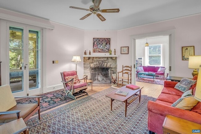 Building Photo - 502 Park Hill