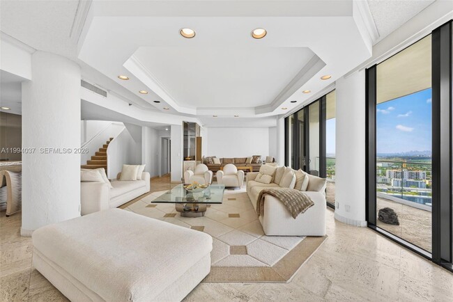 Building Photo - 2800 Island Blvd