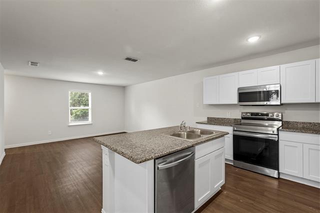 Building Photo - 2208 Sayle St