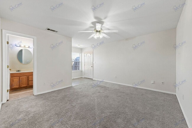 Building Photo - 10275 Aurora Dr