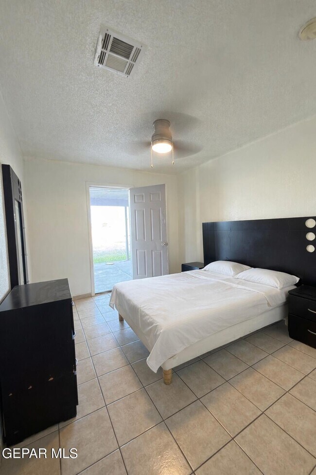 Building Photo - 11510 Valle Palomar Rd