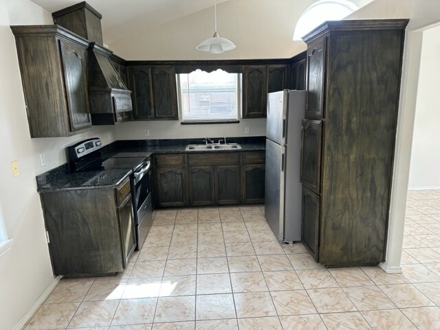 Building Photo - 716 DFW Dr