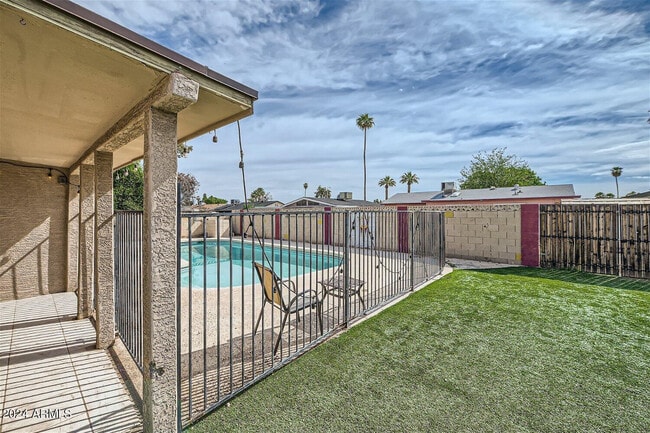 Building Photo - 3615 S Margo Dr