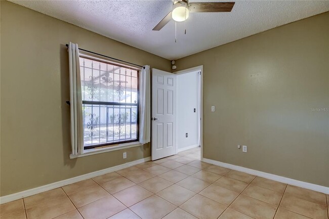Building Photo - 1216 Barmere Ln
