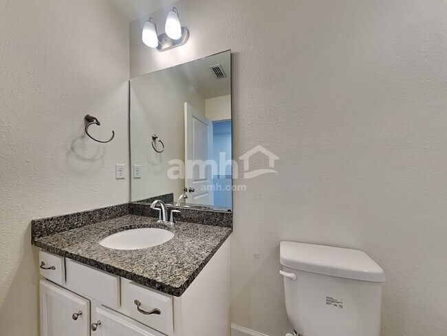 Building Photo - 8498 Highfield Ave