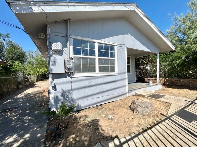 Building Photo - 2314 Pine St