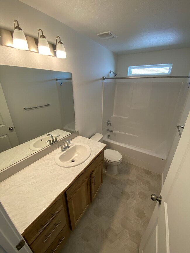 Building Photo - Newly Built 3 Bed, 2 Bath in Spokane Valley!
